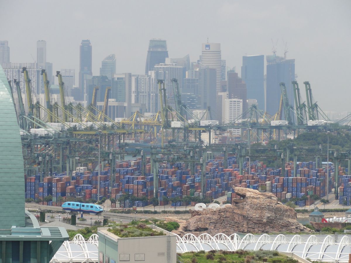 La ville et les containers