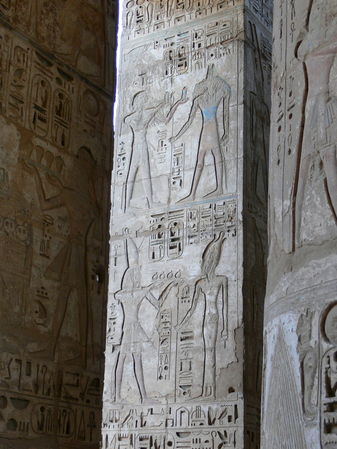 Medinet_Habu