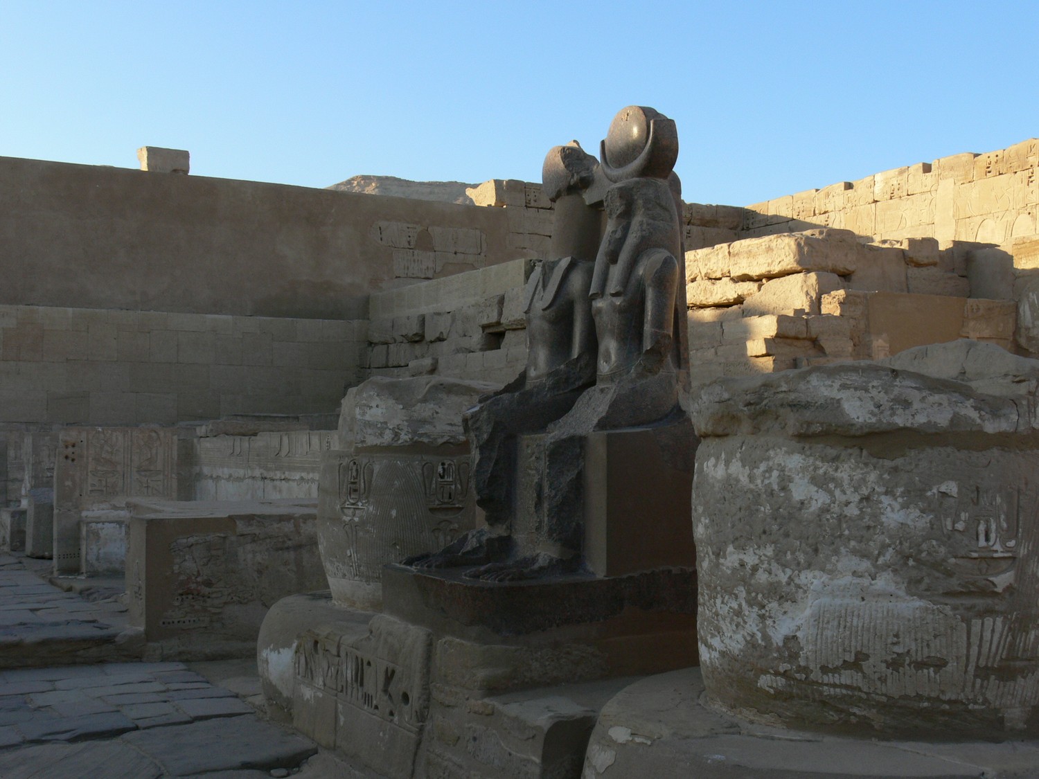 Medinet_Habu